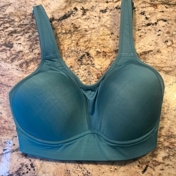 Bundle of 2 sports bras - Picture 4 of 6